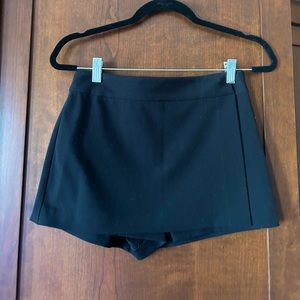 Black Aritzia skort